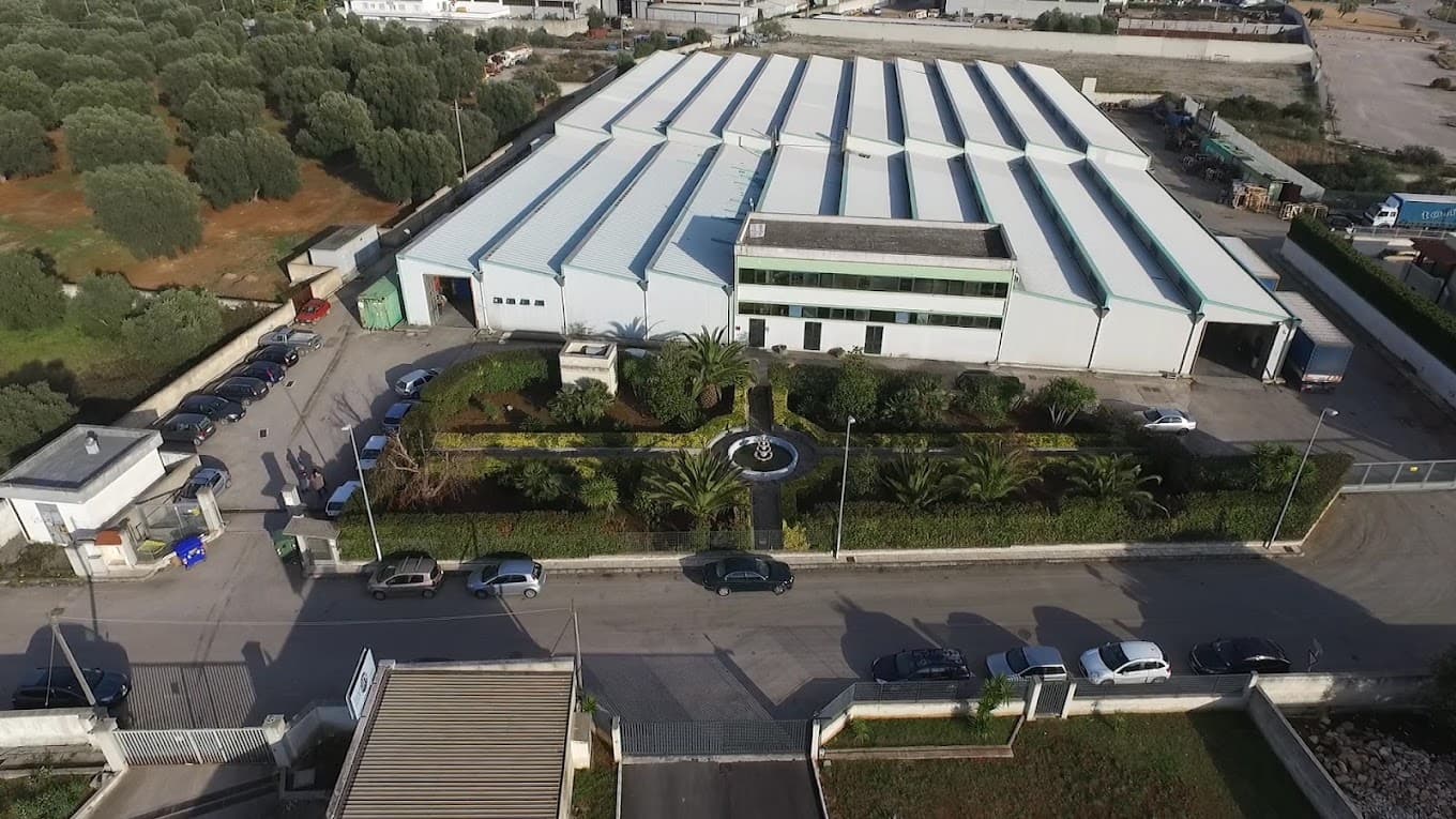 Lo stabilimento produttivo EasyBed in Italia, veduta aerea